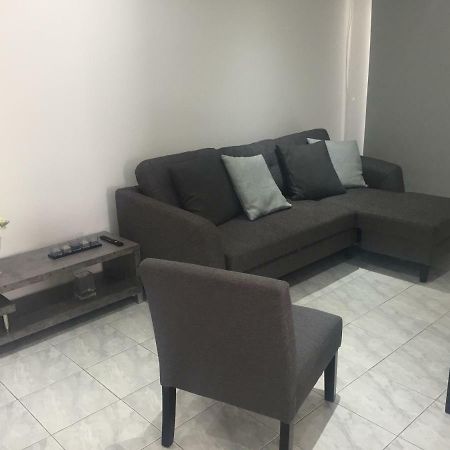 Modern Apartment In Paphos Town Centre Екстер'єр фото