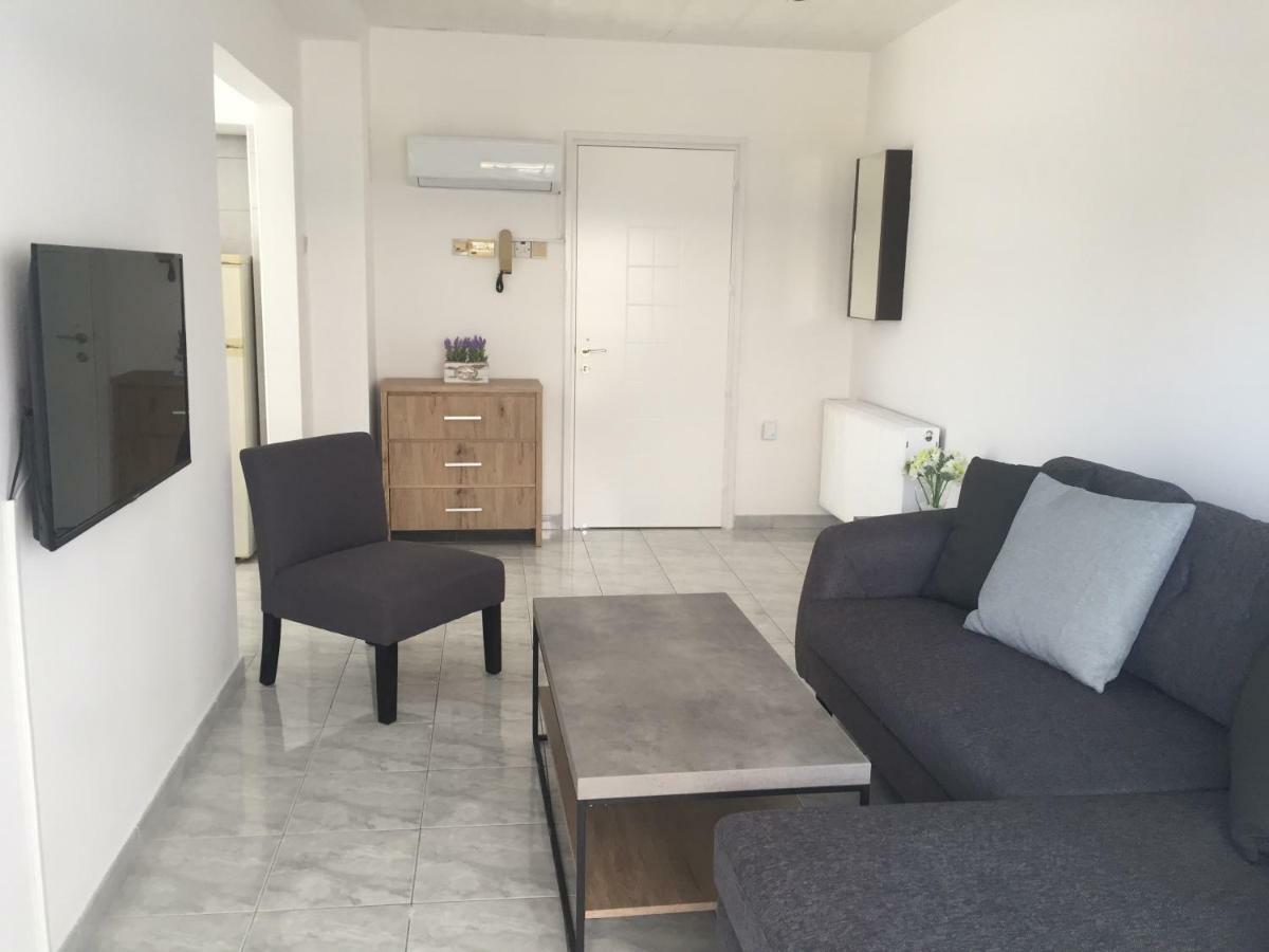 Modern Apartment In Paphos Town Centre Екстер'єр фото
