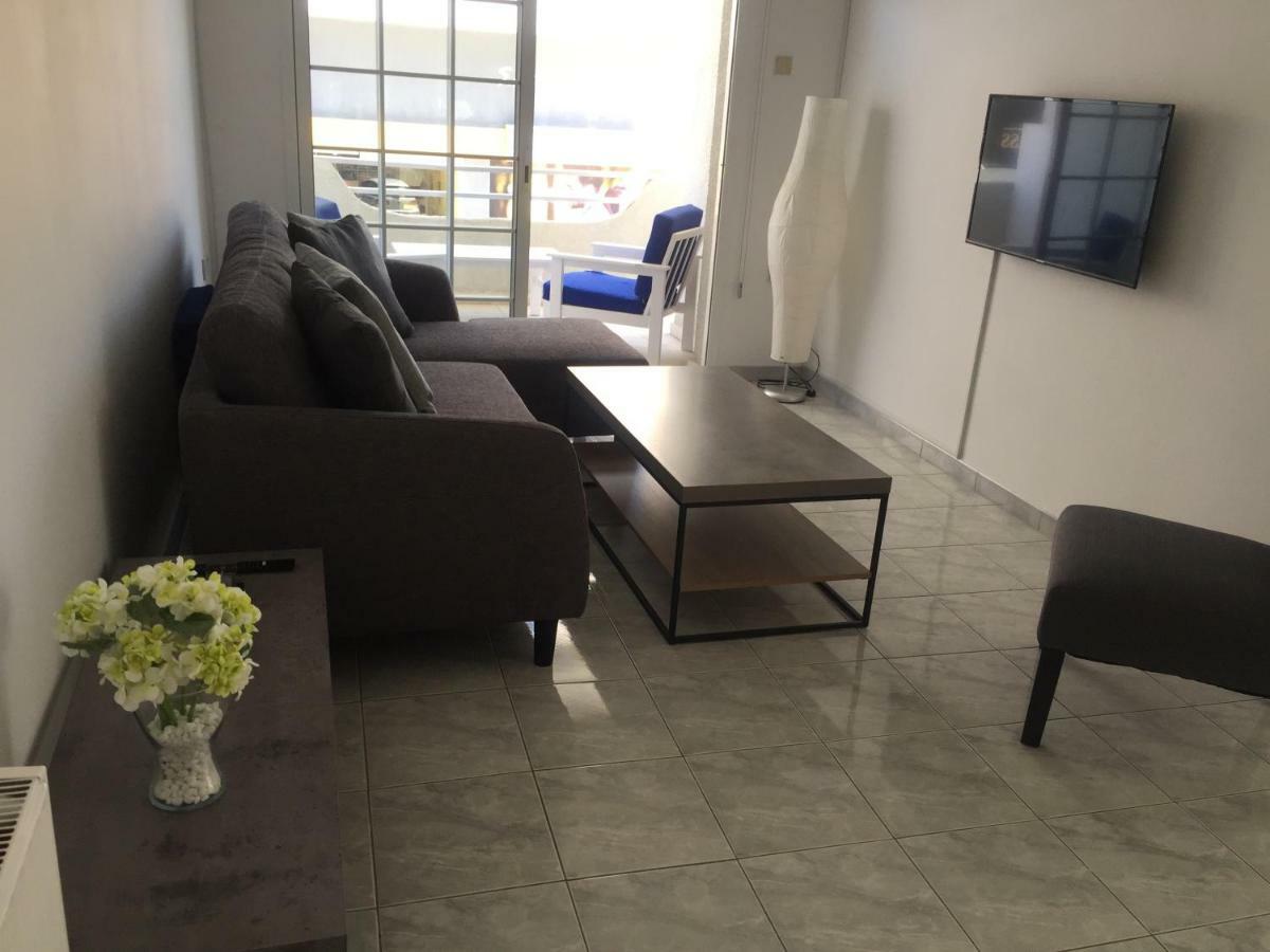 Modern Apartment In Paphos Town Centre Екстер'єр фото