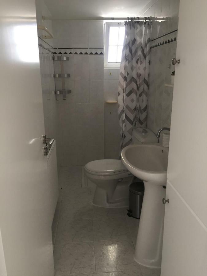 Modern Apartment In Paphos Town Centre Екстер'єр фото
