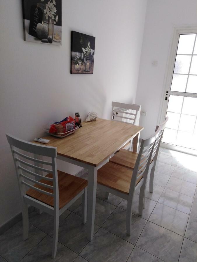 Modern Apartment In Paphos Town Centre Екстер'єр фото